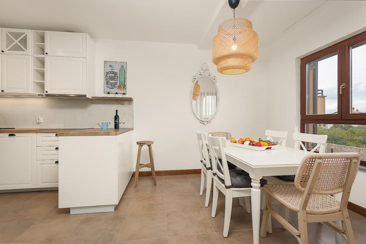 Ližnjan Apartments Cesare With Shared Pool מראה חיצוני תמונה