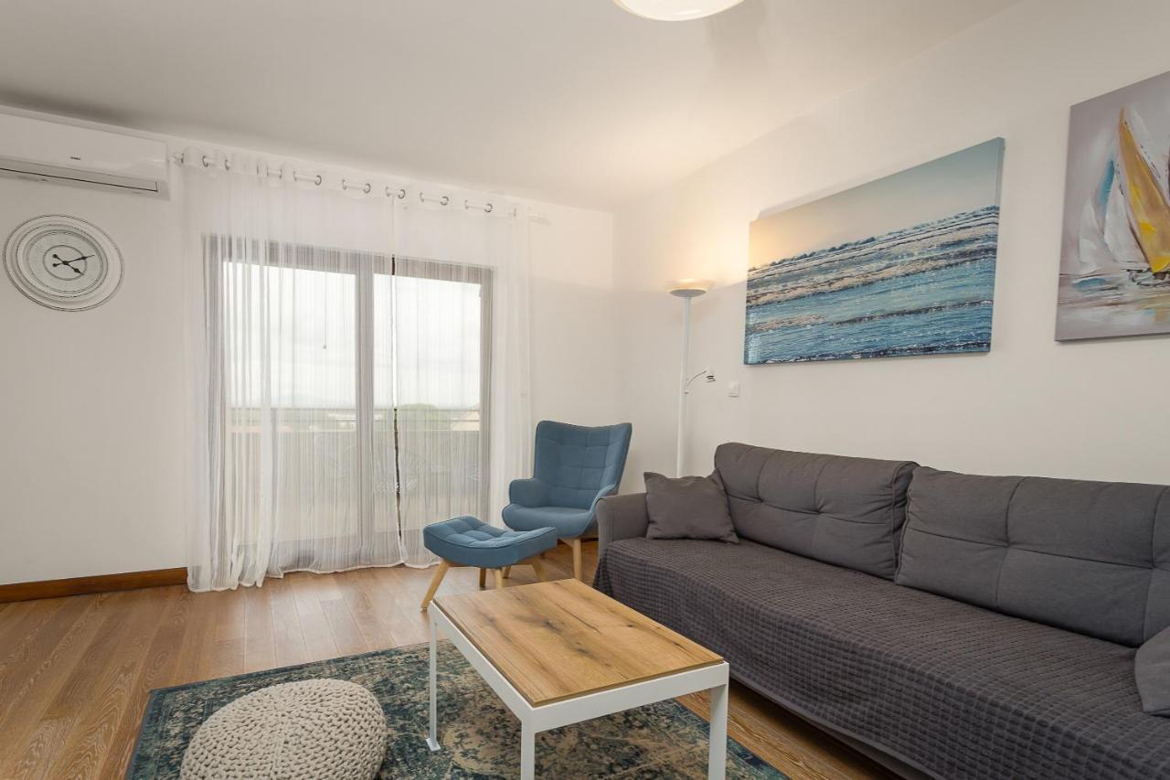 Ližnjan Apartments Cesare With Shared Pool מראה חיצוני תמונה
