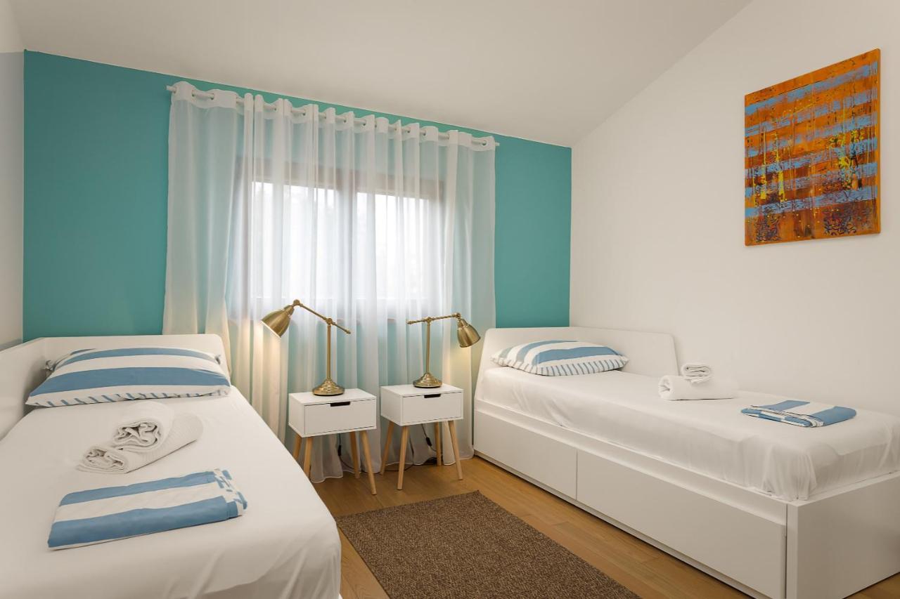 Ližnjan Apartments Cesare With Shared Pool מראה חיצוני תמונה
