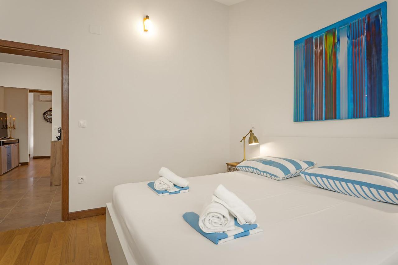 Ližnjan Apartments Cesare With Shared Pool מראה חיצוני תמונה