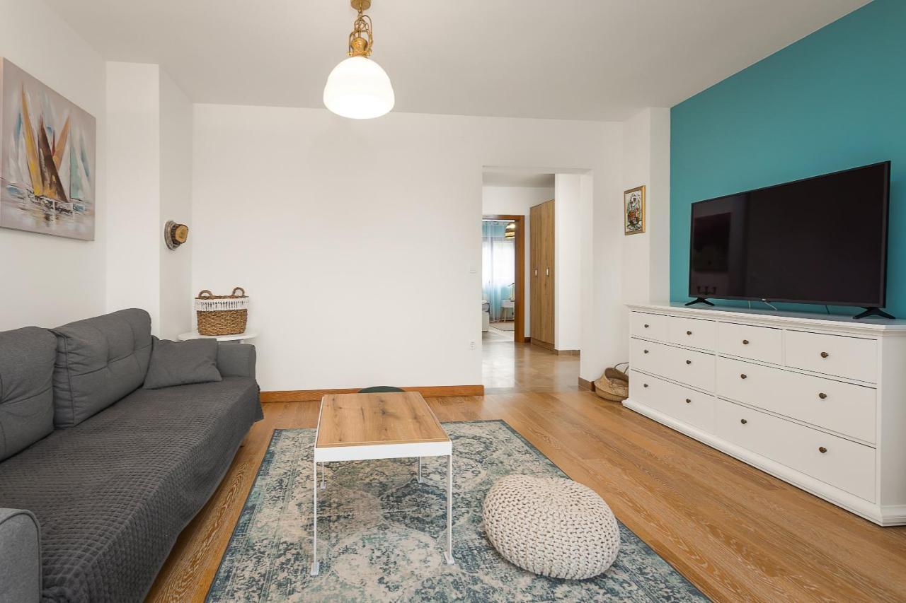 Ližnjan Apartments Cesare With Shared Pool מראה חיצוני תמונה