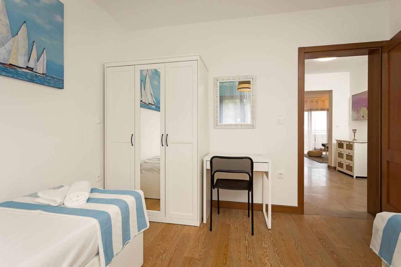 Ližnjan Apartments Cesare With Shared Pool מראה חיצוני תמונה