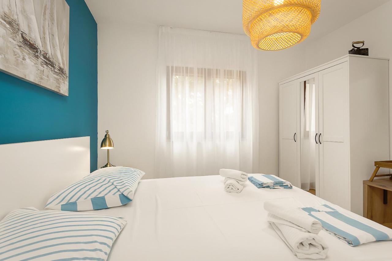 Ližnjan Apartments Cesare With Shared Pool מראה חיצוני תמונה
